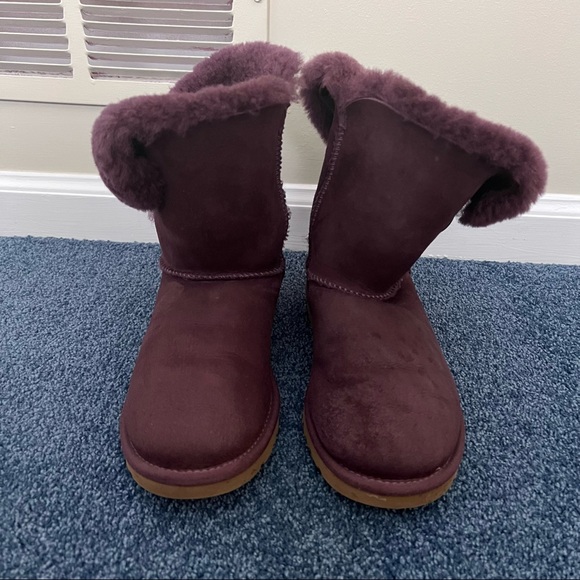 UGG Bailey Button - Picture 1 of 7